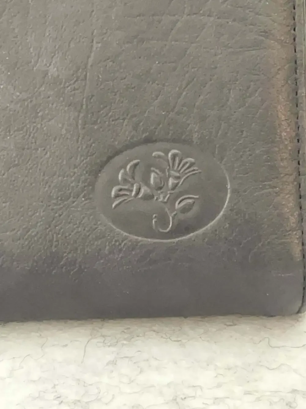 Buxton Heiress Collection Top Grain Cowhide Leather Clutch Wallet